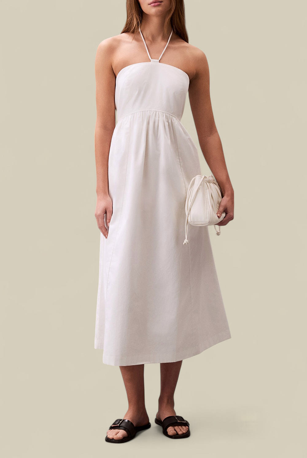 תמונת כל הלוק של שמלת הולטר